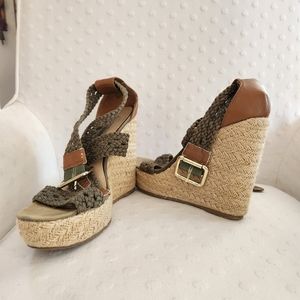 Steve madden olive green wedge Sandal 8.5 4.5 heel